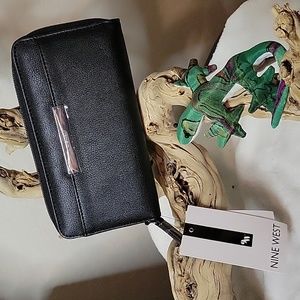 Nine West Laney Textured Wallet/Wristlet With Zip And Magnet Closure